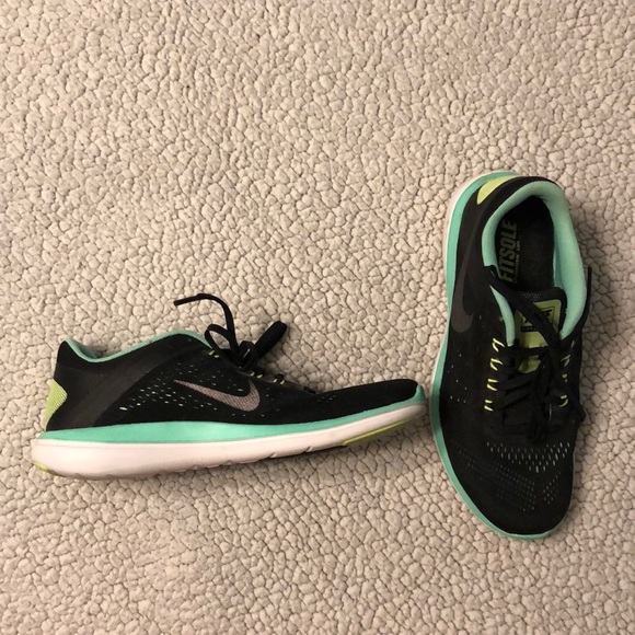 Nike Shoes - NIKE FLEX 2016 RUN
